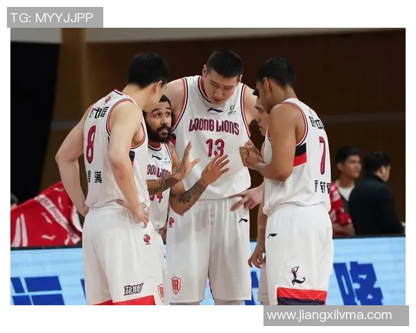 广州篮球队与深圳篮球队赛后技术分析与战术总结